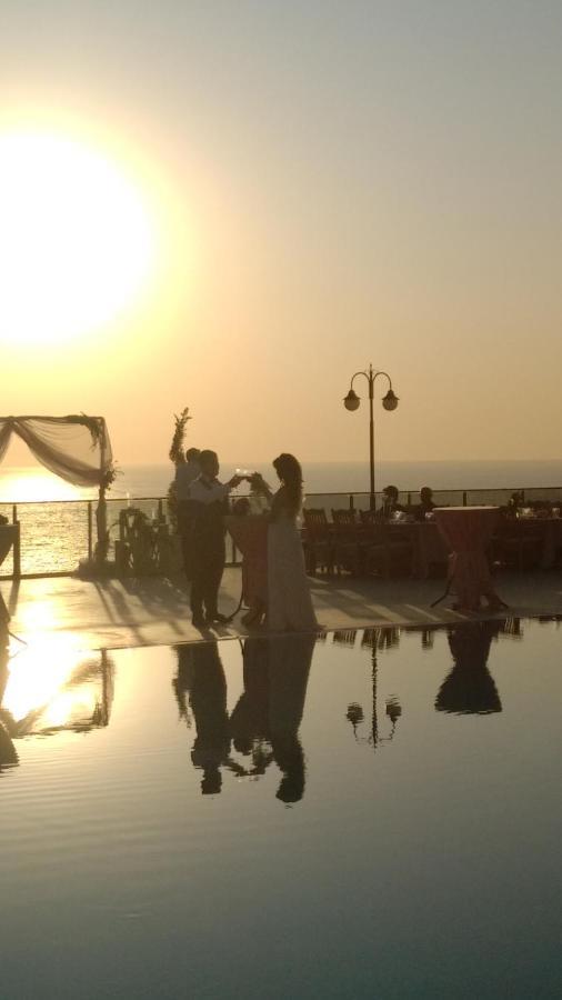 Neopol Hotel Kuşadası Ngoại thất bức ảnh